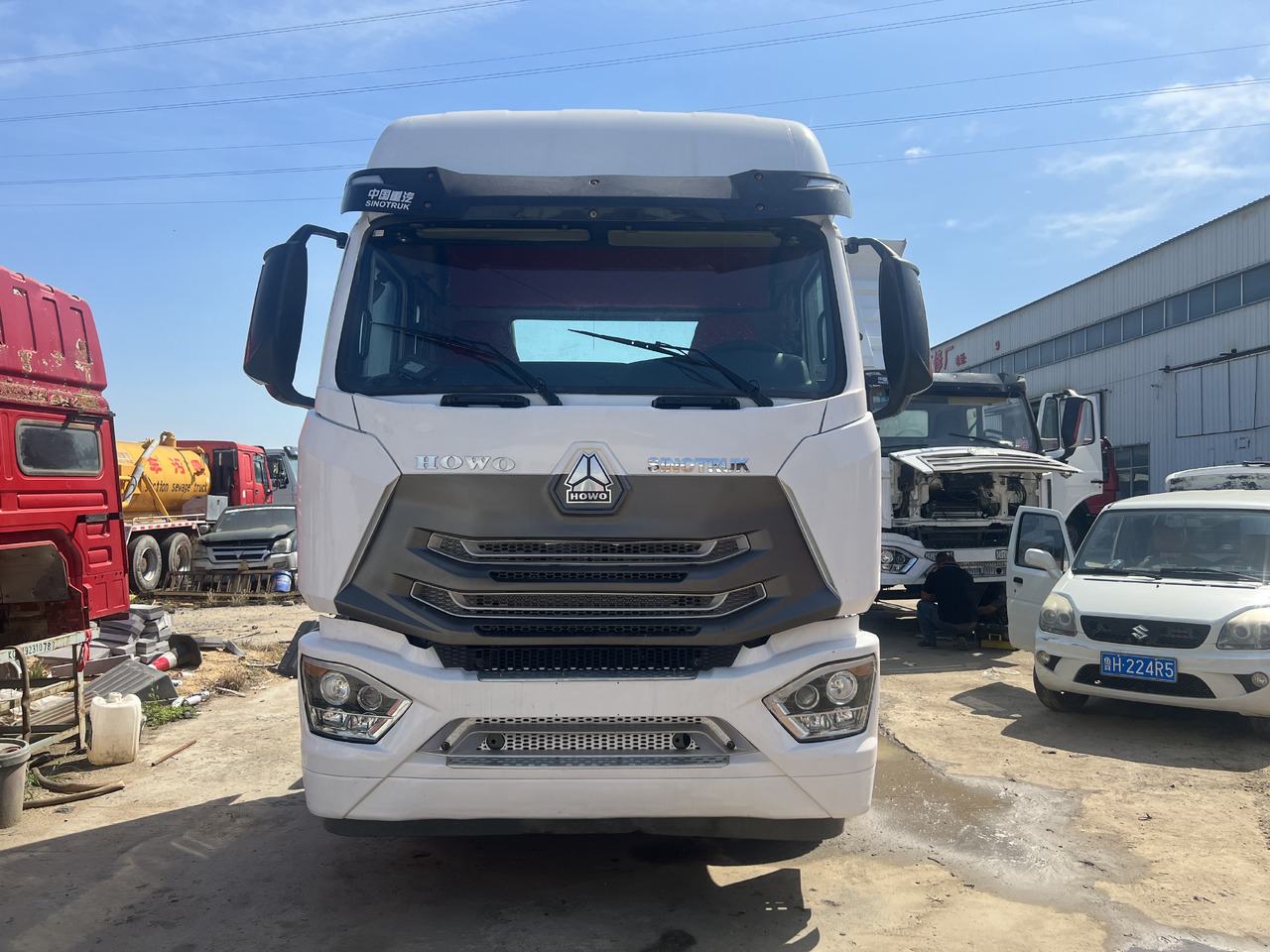 SINOTRUK HOWO trailer head - Τράκτορας: φωτογραφία 2 SINOTRUK HOWO trailer head - Τράκτορας: φωτογραφία 2