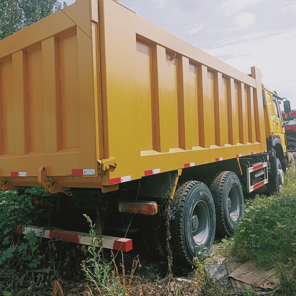 SINOTRUK HOWO - Φορτηγό ανατρεπόμενο: φωτογραφία 2 SINOTRUK HOWO - Φορτηγό ανατρεπόμενο: φωτογραφία 2