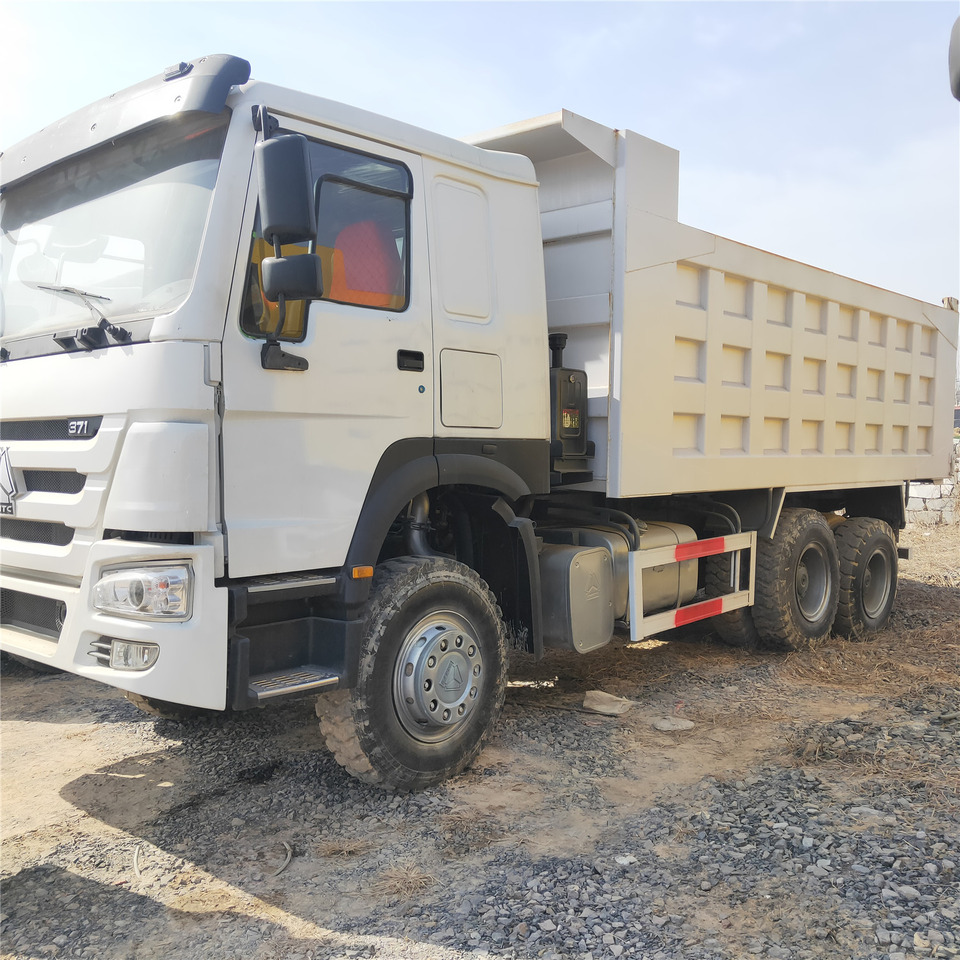 SINOTRUK HOWO - Φορτηγό ανατρεπόμενο: φωτογραφία 3 SINOTRUK HOWO - Φορτηγό ανατρεπόμενο: φωτογραφία 3