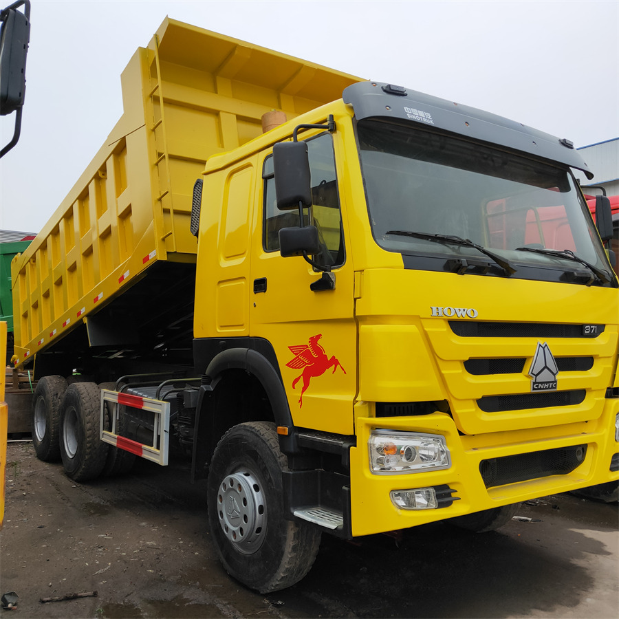 SINOTRUK HOWO - Φορτηγό ανατρεπόμενο: φωτογραφία 2 SINOTRUK HOWO - Φορτηγό ανατρεπόμενο: φωτογραφία 2