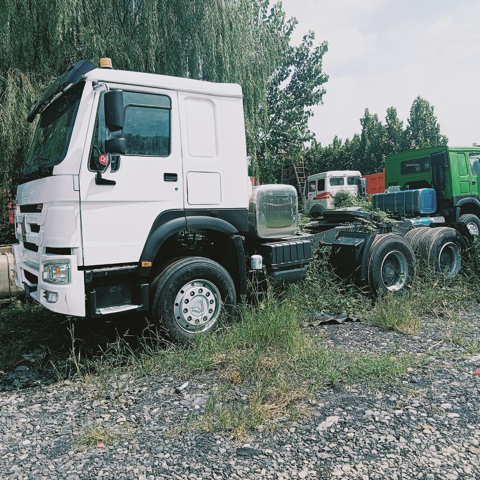 SINOTRUK HOWO - Τράκτορας: φωτογραφία 2 SINOTRUK HOWO - Τράκτορας: φωτογραφία 2