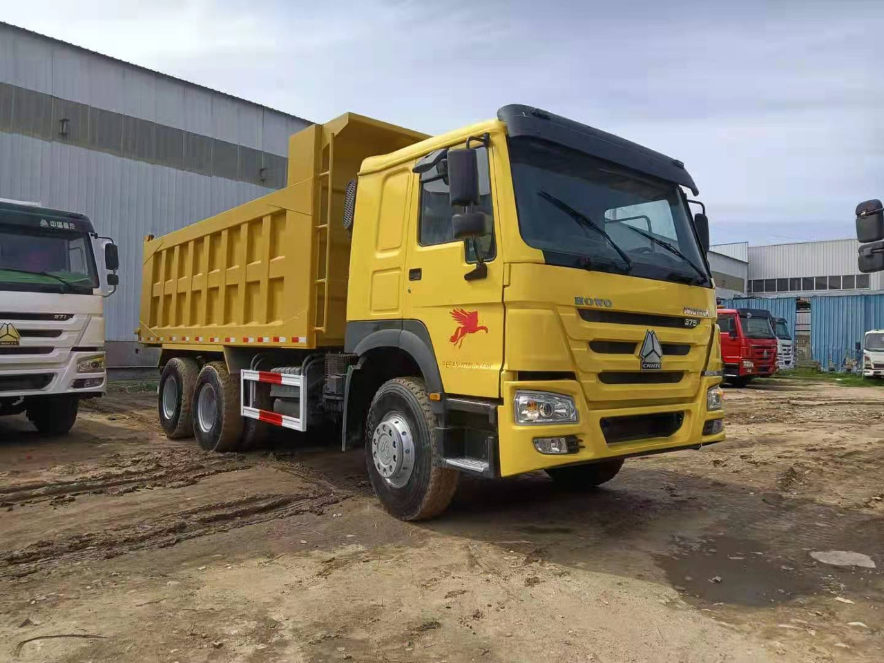 SINOTRUK HOWO - Φορτηγό ανατρεπόμενο: φωτογραφία 1 SINOTRUK HOWO - Φορτηγό ανατρεπόμενο: φωτογραφία 1