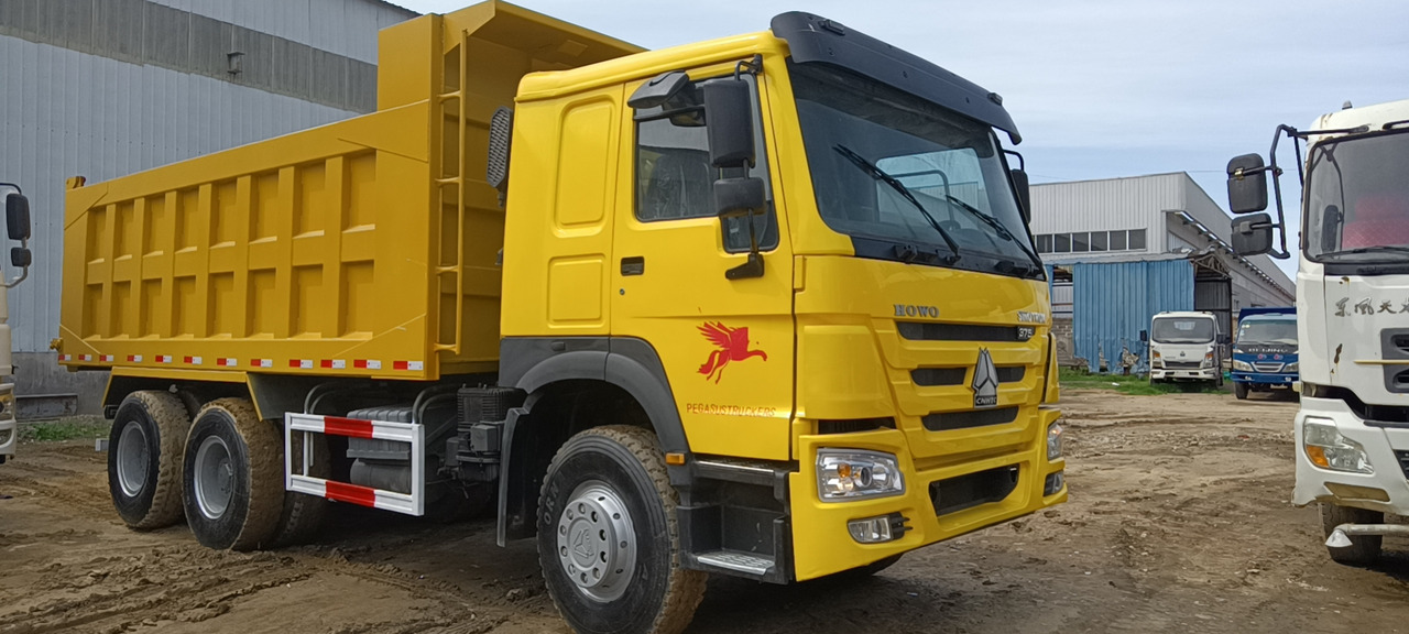 SINOTRUK HOWO - Φορτηγό ανατρεπόμενο: φωτογραφία 2 SINOTRUK HOWO - Φορτηγό ανατρεπόμενο: φωτογραφία 2