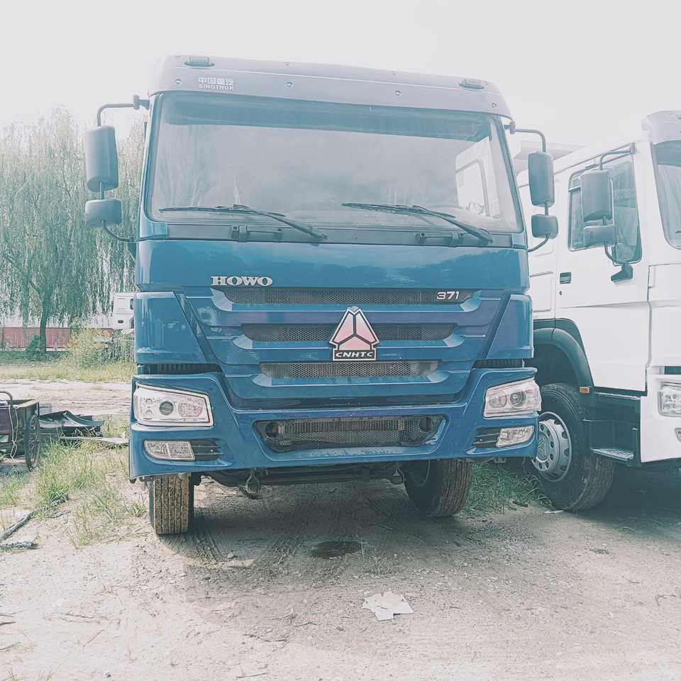 SINOTRUK HOWO - Φορτηγό ανατρεπόμενο: φωτογραφία 2 SINOTRUK HOWO - Φορτηγό ανατρεπόμενο: φωτογραφία 2