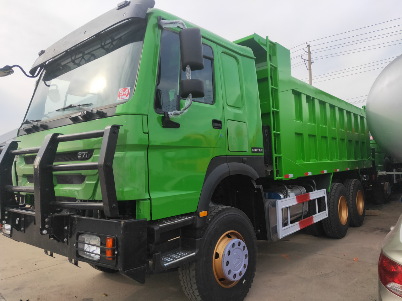 SINOTRUK Howo - Φορτηγό ανατρεπόμενο: φωτογραφία 1 SINOTRUK Howo - Φορτηγό ανατρεπόμενο: φωτογραφία 1