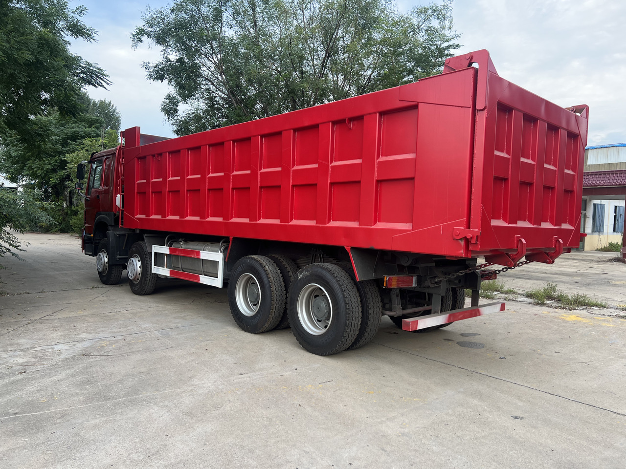 SINOTRUK Howo - Φορτηγό ανατρεπόμενο: φωτογραφία 1 SINOTRUK Howo - Φορτηγό ανατρεπόμενο: φωτογραφία 1