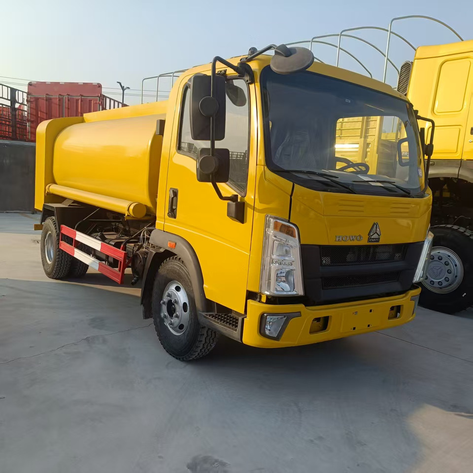 SINOTRUK Tanker truck - Φορτηγό βυτιοφόρο: φωτογραφία 4 SINOTRUK Tanker truck - Φορτηγό βυτιοφόρο: φωτογραφία 4