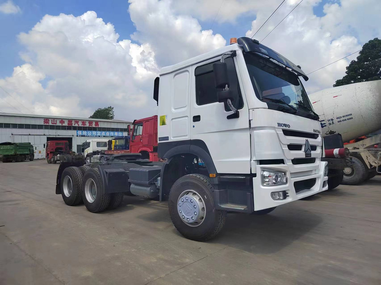 SINOTRUK Trailer head - Τράκτορας: φωτογραφία 3 SINOTRUK Trailer head - Τράκτορας: φωτογραφία 3
