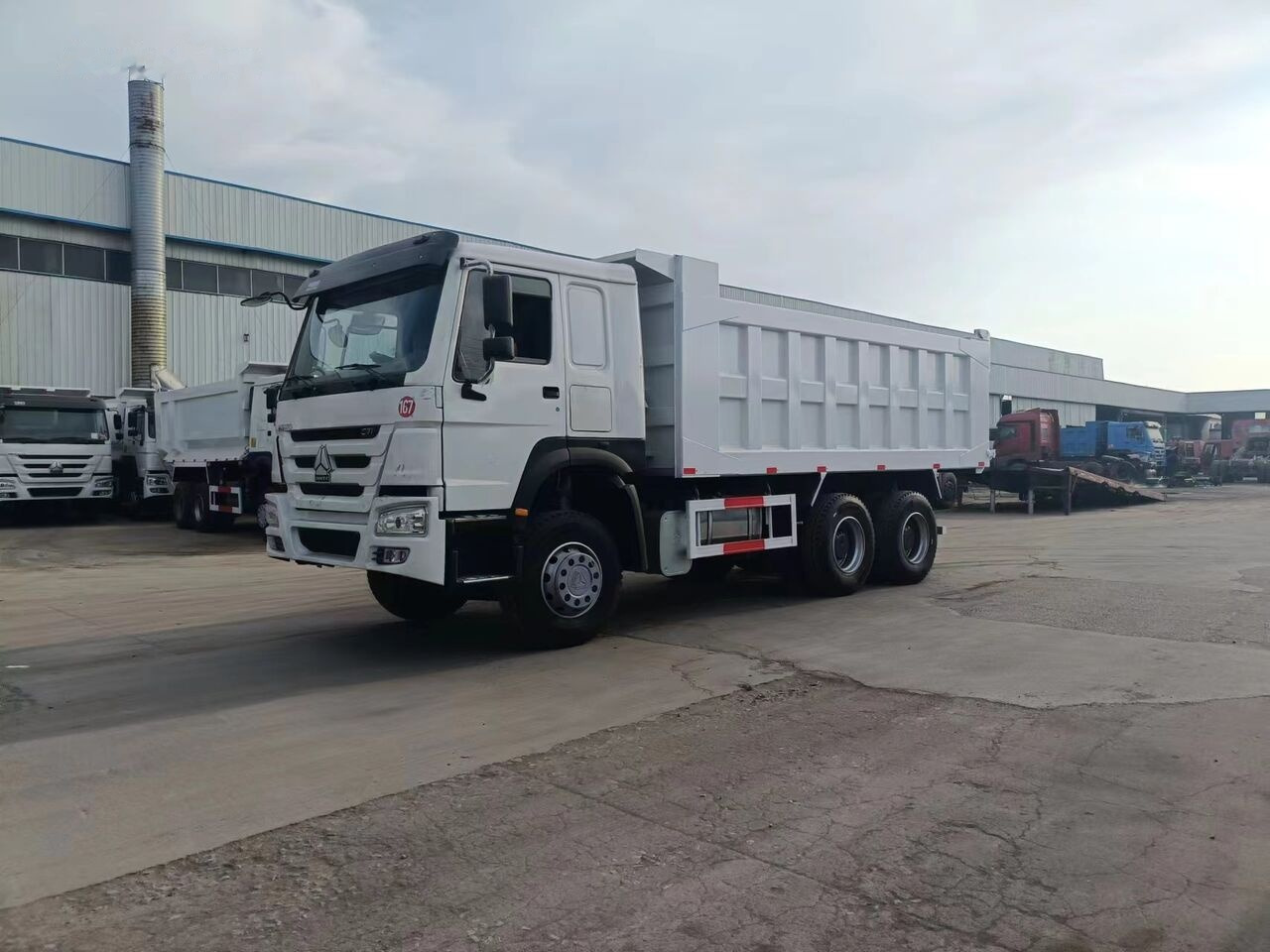 Sinotruk Howo 6*4 - Φορτηγό ανατρεπόμενο: φωτογραφία 1 Sinotruk Howo 6*4 - Φορτηγό ανατρεπόμενο: φωτογραφία 1