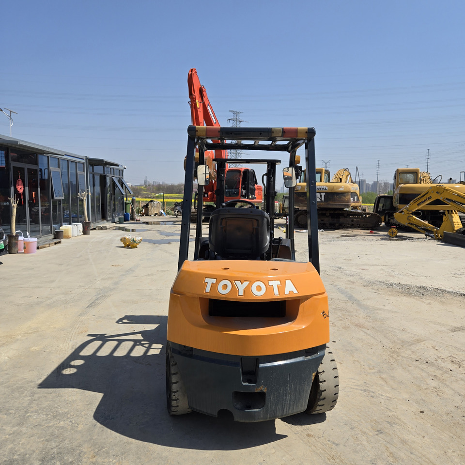 Toyota FD30 - Πετρελαιοκίνητο περονοφόρο: φωτογραφία 3 Toyota FD30 - Πετρελαιοκίνητο περονοφόρο: φωτογραφία 3