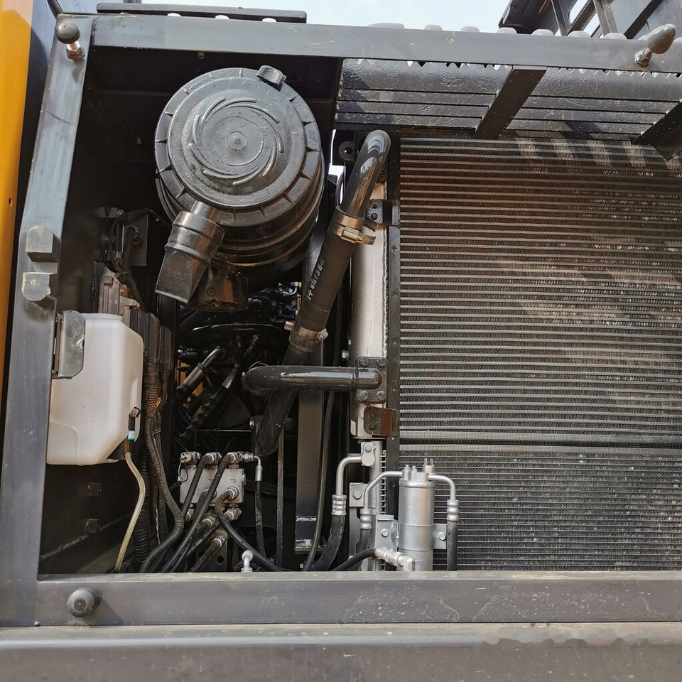 Ερπυστριοφόρος εκσκαφέας Volvo EC140: φωτογραφία 10 Ερπυστριοφόρος εκσκαφέας Volvo EC140: φωτογραφία 10