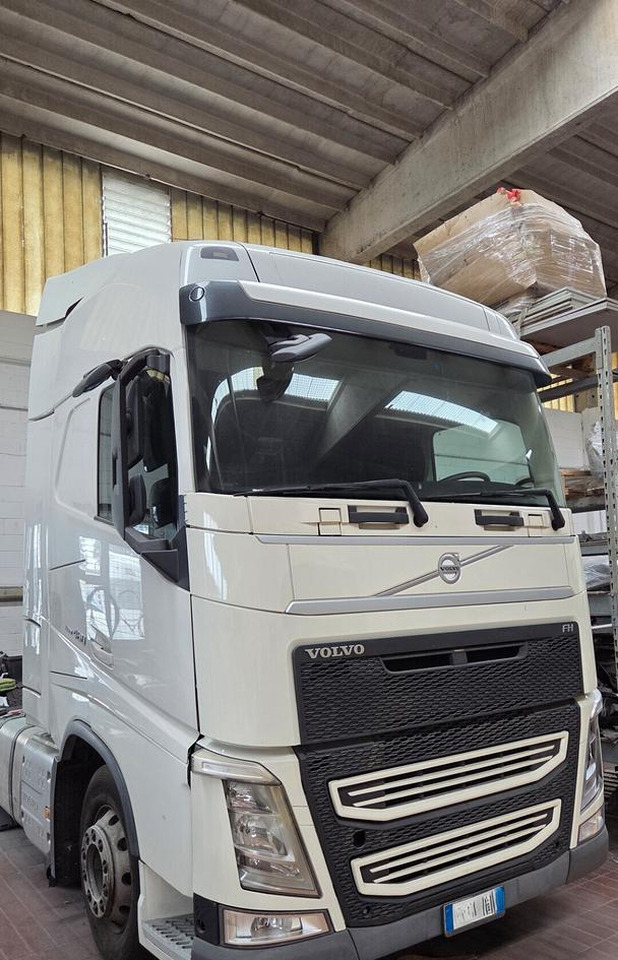 Cabina Volvo FH460 Alta Globetrotter - Καμπίνα για Φορτηγό: φωτογραφία 2 Cabina Volvo FH460 Alta Globetrotter - Καμπίνα για Φορτηγό: φωτογραφία 2