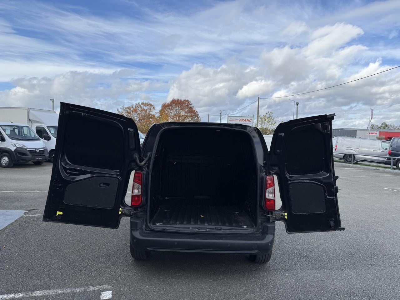 CITROEN Berlingo 1.5 BlueHDi S&S - 130 - BV EAT8  III FOURGON Fourgon M Driver 650 kg PHASE 1 - Βαν: φωτογραφία 2 CITROEN Berlingo 1.5 BlueHDi S&S - 130 - BV EAT8  III FOURGON Fourgon M Driver 650 kg PHASE 1 - Βαν: φωτογραφία 2