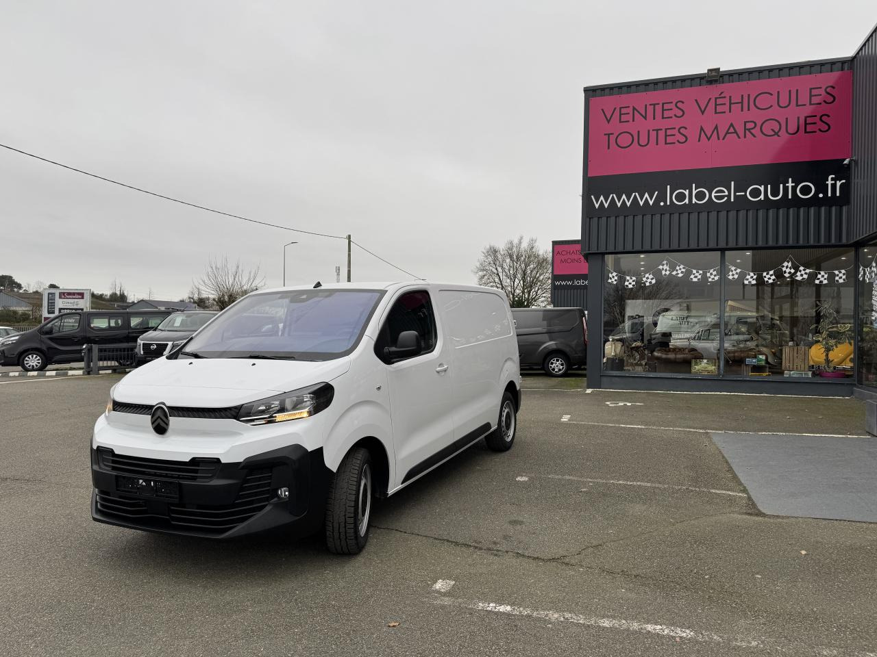 CITROEN Jumpy M 2.0 BlueHDi - 145 S&S - BV EAT8 III FOURGON . PHASE 2 - Βαν: φωτογραφία 1 CITROEN Jumpy M 2.0 BlueHDi - 145 S&S - BV EAT8 III FOURGON . PHASE 2 - Βαν: φωτογραφία 1