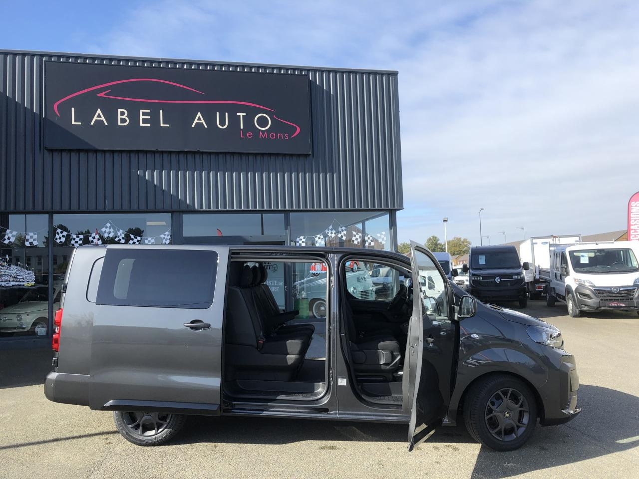 CITROEN Jumpy XL 2.0 BlueHDi - 180 S&S - BV EAT8 III CABINE APPROFONDIE Cabine approfondie Fixe PHASE 2 - Βαν: φωτογραφία 3 CITROEN Jumpy XL 2.0 BlueHDi - 180 S&S - BV EAT8 III CABINE APPROFONDIE Cabine approfondie Fixe PHASE 2 - Βαν: φωτογραφία 3