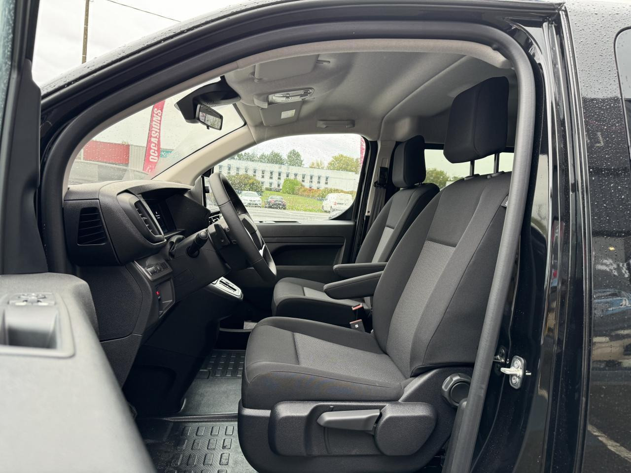 Citroen Jumpy M 2.0 BLUEHDI 180CH S&S CABINE APPROFONDIE FIXE EAT8 - Διπλοκάμπινο ελαφρύ επαγγελματικό: φωτογραφία 5 Citroen Jumpy M 2.0 BLUEHDI 180CH S&S CABINE APPROFONDIE FIXE EAT8 - Διπλοκάμπινο ελαφρύ επαγγελματικό: φωτογραφία 5