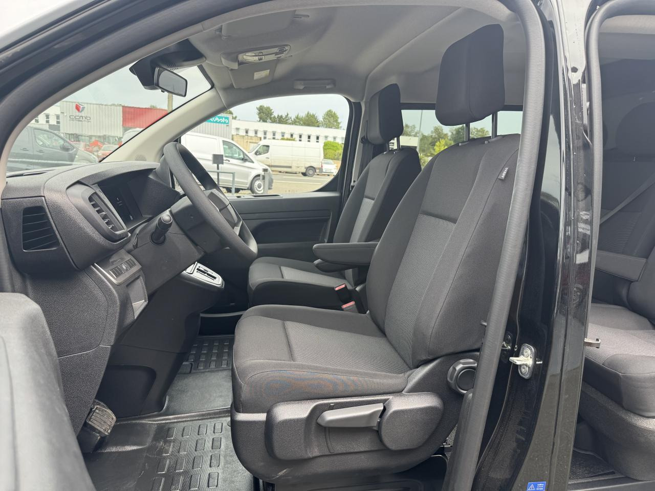 Citroen Jumpy XL 2.0 BLUEHDI 180CH S&S CABINE APPROFONDIE FIXE EAT8 5 PLACES - Διπλοκάμπινο ελαφρύ επαγγελματικό: φωτογραφία 4 Citroen Jumpy XL 2.0 BLUEHDI 180CH S&S CABINE APPROFONDIE FIXE EAT8 5 PLACES - Διπλοκάμπινο ελαφρύ επαγγελματικό: φωτογραφία 4