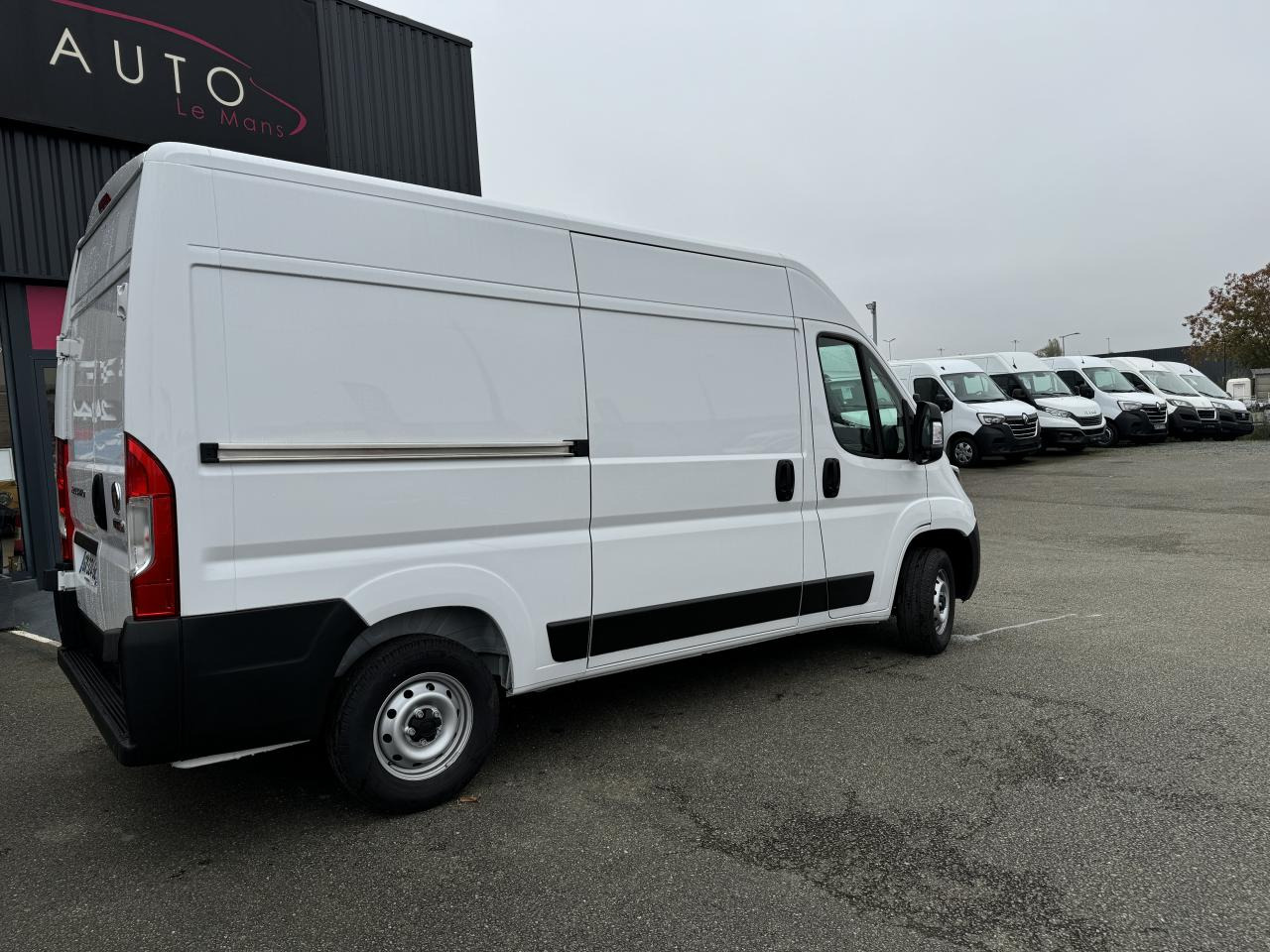 FIAT Ducato Tôlé 3.3 M H2 2.2 - 140 S&S III FOURGON TOLE Fourgon Tôlé 3.3 - Βαν: φωτογραφία 5 FIAT Ducato Tôlé 3.3 M H2 2.2 - 140 S&S III FOURGON TOLE Fourgon Tôlé 3.3 - Βαν: φωτογραφία 5
