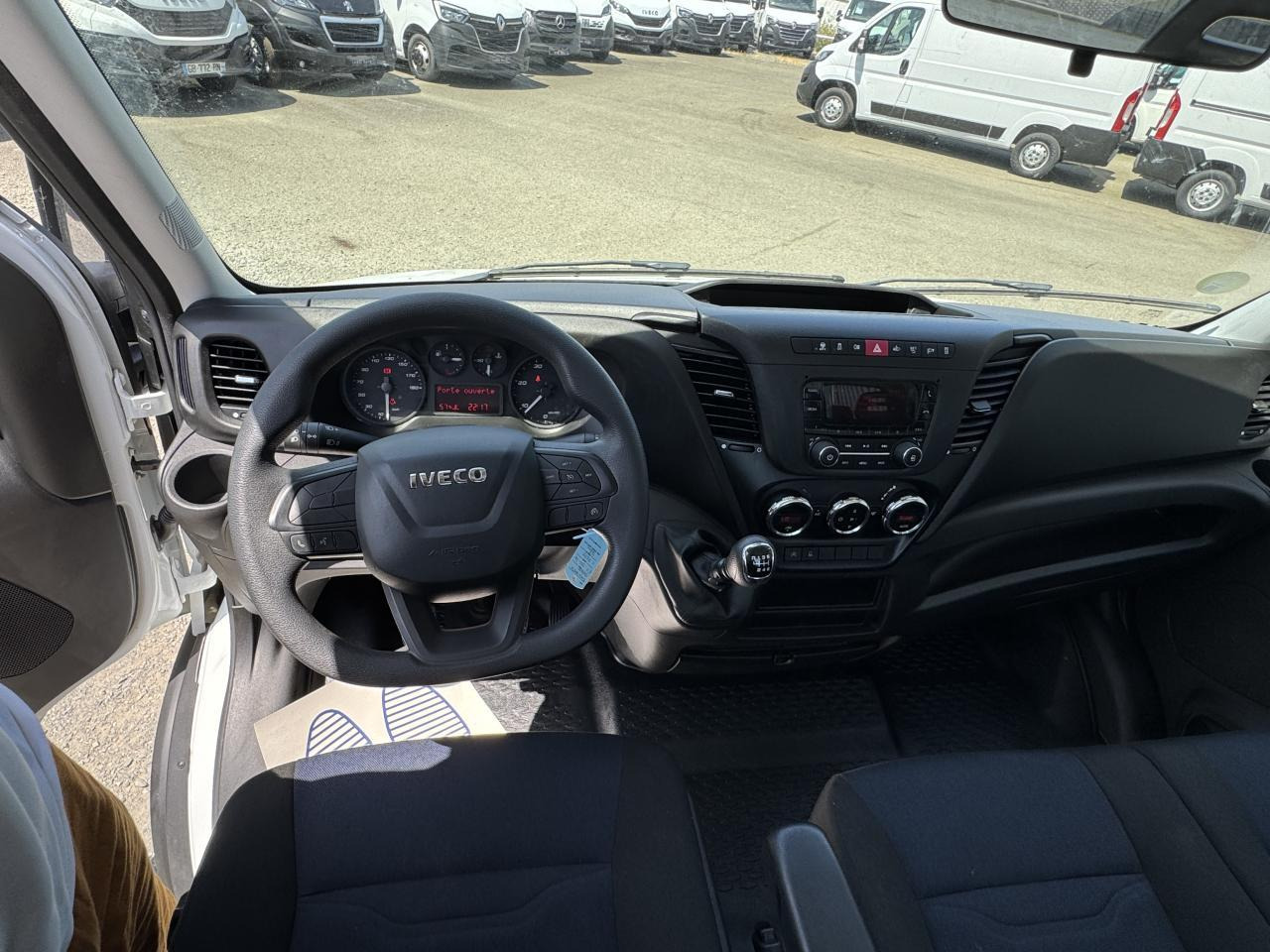 Iveco Daily IVECO PORTE VOITURE DEPANNEUSE 35 S 16 3L0 160 CH EMPATTEMENT 4100 PLATEAU FIX'ALU EQUIP'M - Φορτηγό αυτοκινητάμαξα: φωτογραφία 4 Iveco Daily IVECO PORTE VOITURE DEPANNEUSE 35 S 16 3L0 160 CH EMPATTEMENT 4100 PLATEAU FIX'ALU EQUIP'M - Φορτηγό αυτοκινητάμαξα: φωτογραφία 4