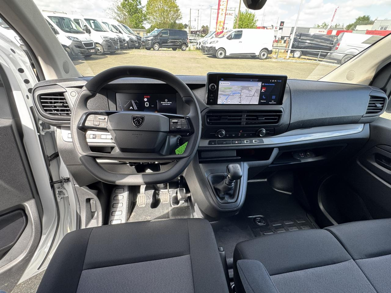 PEUGEOT Expert M 2.0 BlueHDi - 145 III FOURGON Fourgon PHASE 2 - Βαν: φωτογραφία 4 PEUGEOT Expert M 2.0 BlueHDi - 145 III FOURGON Fourgon PHASE 2 - Βαν: φωτογραφία 4