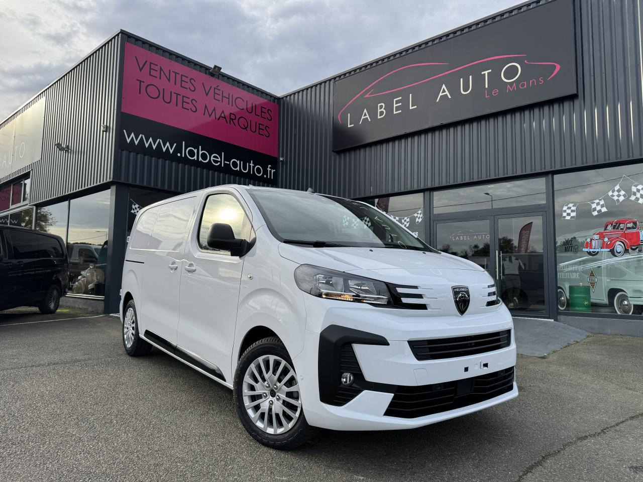 PEUGEOT Expert M 2.0 BlueHDi - 180 S&S - BV EAT8 III FOURGON Fourgon PHASE 2 - Βαν: φωτογραφία 4 PEUGEOT Expert M 2.0 BlueHDi - 180 S&S - BV EAT8 III FOURGON Fourgon PHASE 2 - Βαν: φωτογραφία 4