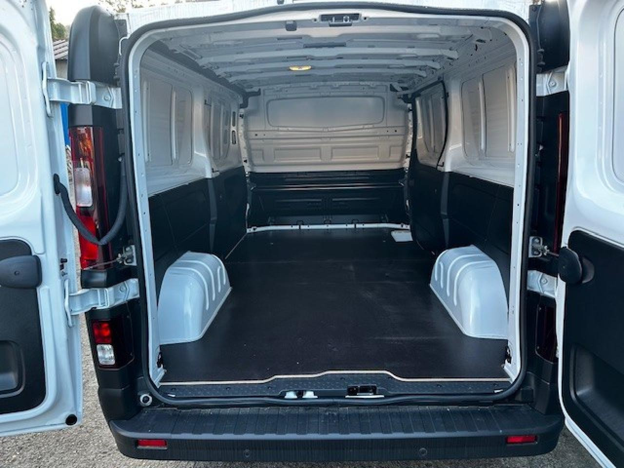 RENAULT Trafic L2H1 3000 Kg 2.0 Blue dCi - 130 2024 III FOURGON Fourgon Advance L2H1 PHASE 3 - Βαν: φωτογραφία 3 RENAULT Trafic L2H1 3000 Kg 2.0 Blue dCi - 130 2024 III FOURGON Fourgon Advance L2H1 PHASE 3 - Βαν: φωτογραφία 3