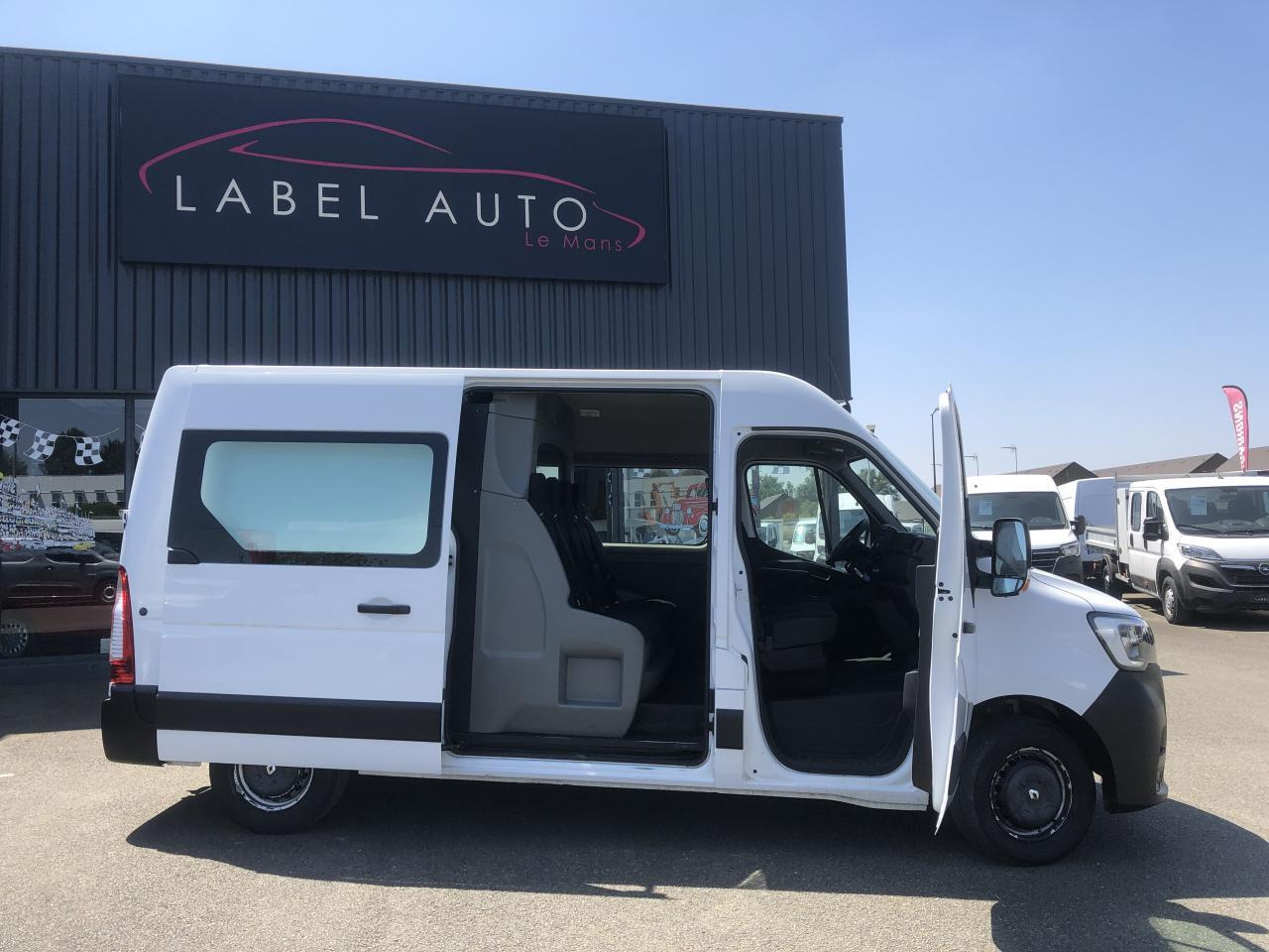 Renault Master F3300 L2H2 2.3 DCI 135CH CABINE APPROFONDIE CONFORT 7 PLACES - Διπλοκάμπινο ελαφρύ επαγγελματικό: φωτογραφία 2 Renault Master F3300 L2H2 2.3 DCI 135CH CABINE APPROFONDIE CONFORT 7 PLACES - Διπλοκάμπινο ελαφρύ επαγγελματικό: φωτογραφία 2