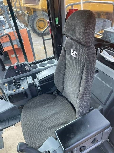 Ελαστιχοφόρος φορτωτής CAT 980 M: φωτογραφία 12