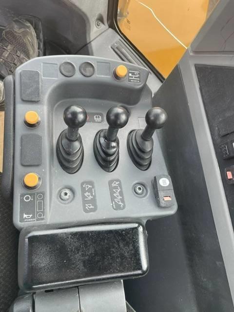 Ελαστιχοφόρος φορτωτής CAT 980 M: φωτογραφία 8