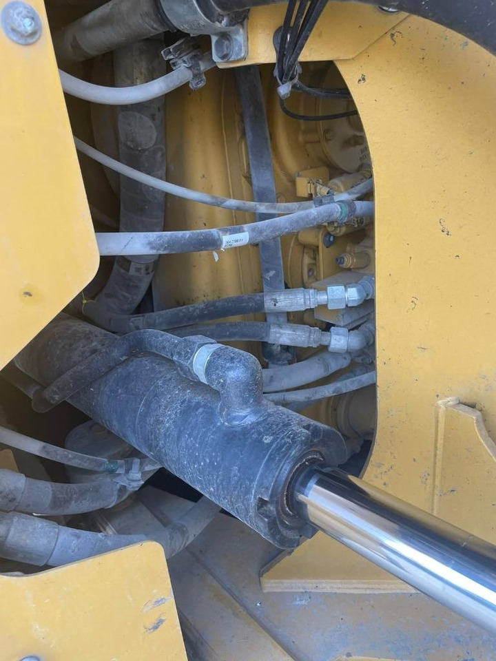 Ελαστιχοφόρος φορτωτής CAT 980 M: φωτογραφία 14