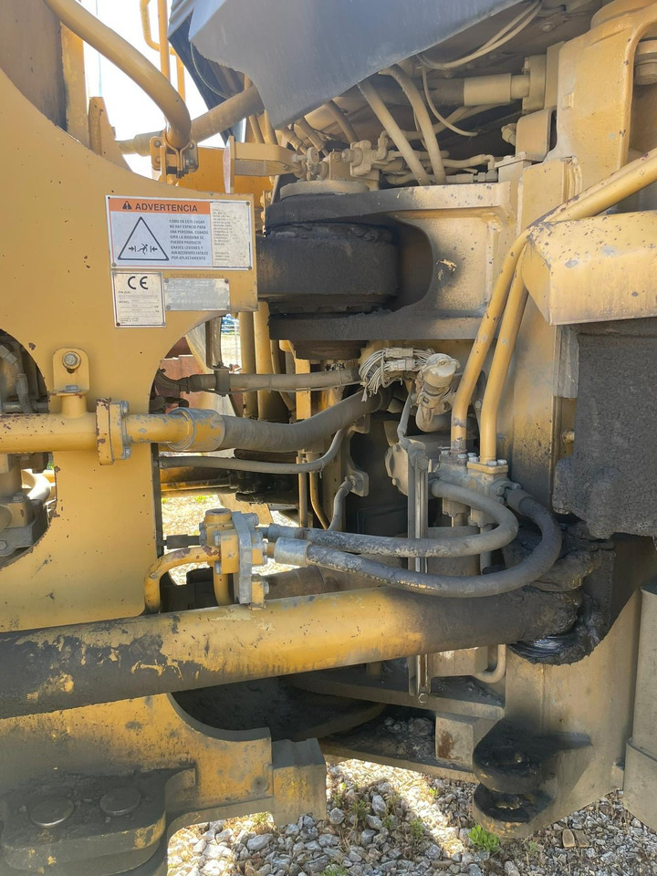 CATERPILLAR 988G - Ελαστιχοφόρος φορτωτής: φωτογραφία 4 CATERPILLAR 988G - Ελαστιχοφόρος φορτωτής: φωτογραφία 4