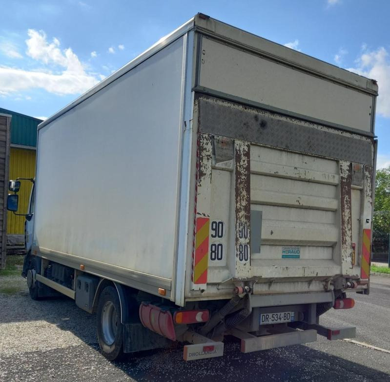 Renault D 4X2 180cv - Φορτηγό κόφα: φωτογραφία 4 Renault D 4X2 180cv - Φορτηγό κόφα: φωτογραφία 4