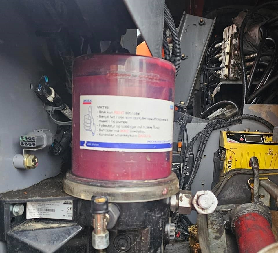 Ερπυστριοφόρος εκσκαφέας Hitachi ZX 300 LC-6: φωτογραφία 35