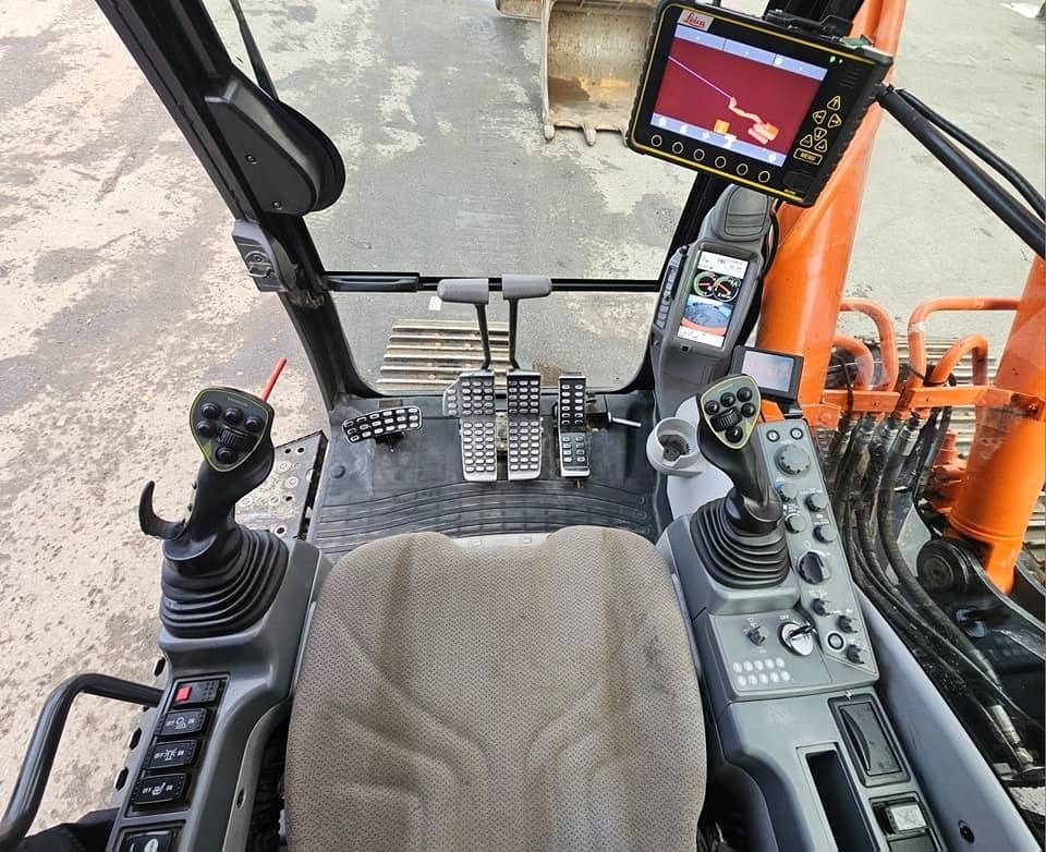 Ερπυστριοφόρος εκσκαφέας Hitachi ZX 300 LC-6: φωτογραφία 41