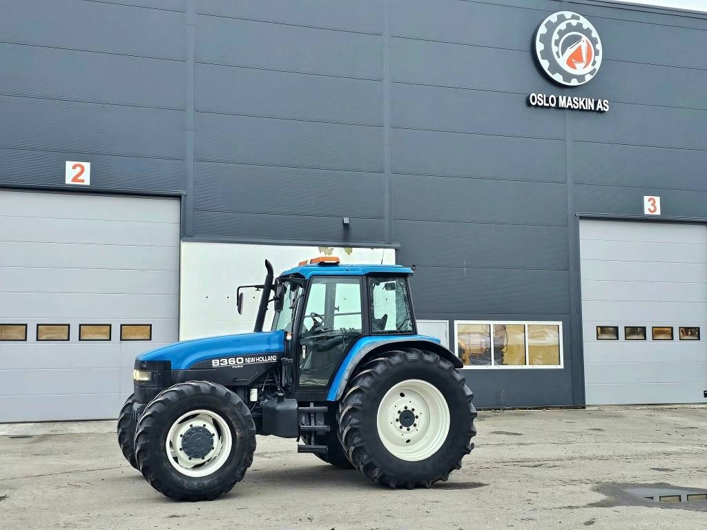 New Holland 8360 DT - Τρακτέρ: φωτογραφία 2 New Holland 8360 DT - Τρακτέρ: φωτογραφία 2