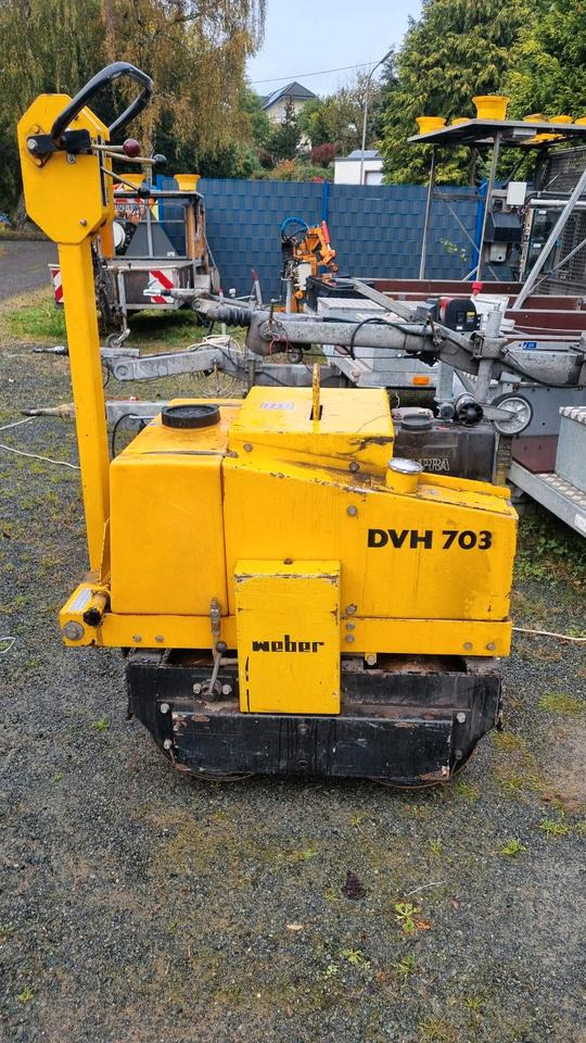 DVH 701 Weber Walze Glattmantel Walze Rüttelwalze Dublex Vibrationswalze Rüttelplatte Strassenwalze Plattenverdichter DVH 603 - Μικρος ασφαλτικός οδοστρωτήρας: φωτογραφία 1 DVH 701 Weber Walze Glattmantel Walze Rüttelwalze Dublex Vibrationswalze Rüttelplatte Strassenwalze Plattenverdichter DVH 603 - Μικρος ασφαλτικός οδοστρωτήρας: φωτογραφία 1