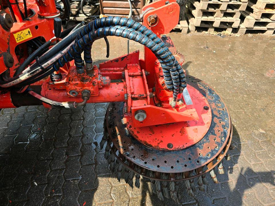 Dücker PFP 300 Pflasterputzer Wildkrautbürste Flächenbürste Wildkrautbürste für Mähausleger UNA 500 600 MKM FME FMK 500 600 700 Böschungsmäher Böschungsmulcher - Σκούπα: φωτογραφία 1 Dücker PFP 300 Pflasterputzer Wildkrautbürste Flächenbürste Wildkrautbürste für Mähausleger UNA 500 600 MKM FME FMK 500 600 700 Böschungsmäher Böschungsmulcher - Σκούπα: φωτογραφία 1