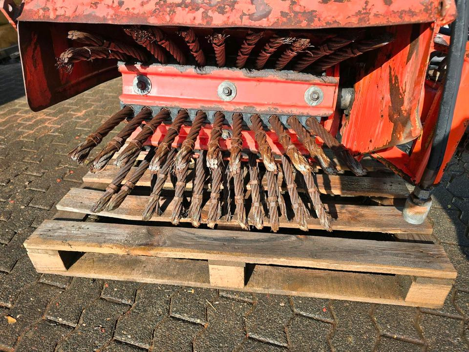 Dücker RWB 600 Radialwildkrautbürste Pflasterputzer Wildkrautbürste Flächenbürste Wildkrautbürste für Mähausleger UNA 500 600 MKM FME FMK 500 600 700 Böschungsmäher Böschungsmulcher DUA 700 800 - Σκούπα: φωτογραφία 3 Dücker RWB 600 Radialwildkrautbürste Pflasterputzer Wildkrautbürste Flächenbürste Wildkrautbürste für Mähausleger UNA 500 600 MKM FME FMK 500 600 700 Böschungsmäher Böschungsmulcher DUA 700 800 - Σκούπα: φωτογραφία 3