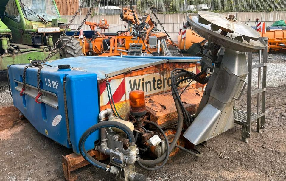 Gmeiner STA 2500 C Salzstreuer für Unimog UGN UGE 424 427 405 U300 U 300 400 500 MERCEDES-BENZ 218 219 318 323 423 427 327 430 429 430 435 Salzsilo Streuautomat Winterdienst - Αλατιέρα: φωτογραφία 1 Gmeiner STA 2500 C Salzstreuer für Unimog UGN UGE 424 427 405 U300 U 300 400 500 MERCEDES-BENZ 218 219 318 323 423 427 327 430 429 430 435 Salzsilo Streuautomat Winterdienst - Αλατιέρα: φωτογραφία 1