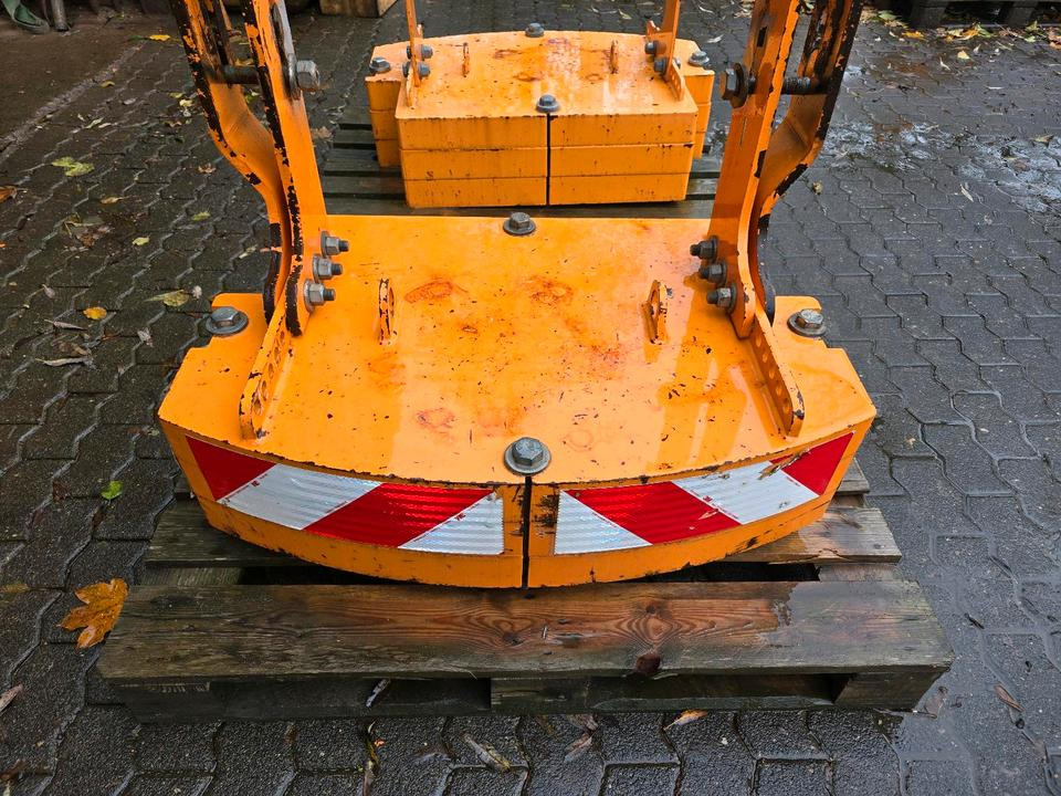 Heckgewicht Unimog 405 U400 U 300 500 400 318 423 427 429 430 530 527 535 Kontergewicht Mulag Mähausleger Böschungsmulcher Dücker - Αντίβαρο: φωτογραφία 2 Heckgewicht Unimog 405 U400 U 300 500 400 318 423 427 429 430 530 527 535 Kontergewicht Mulag Mähausleger Böschungsmulcher Dücker - Αντίβαρο: φωτογραφία 2