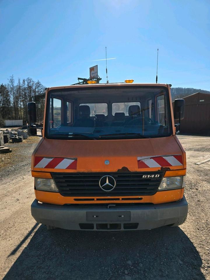 Mercedes-Benz Vario 614D Pritsche Doka 2002 Nissen VLT Verkehrsleittafel Absperrtafel LKW Vorwarntafel - Μικρό φορτηγό με καρότσα, Διπλοκάμπινο ελαφρύ επαγγελματικό: φωτογραφία 5 Mercedes-Benz Vario 614D Pritsche Doka 2002 Nissen VLT Verkehrsleittafel Absperrtafel LKW Vorwarntafel - Μικρό φορτηγό με καρότσα, Διπλοκάμπινο ελαφρύ επαγγελματικό: φωτογραφία 5