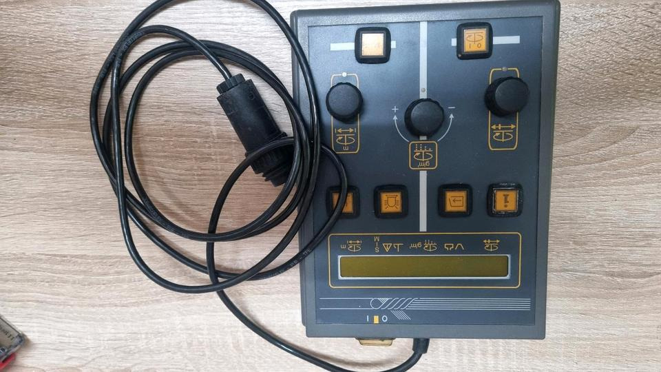 Neue NU410K Schmidt Aebi Salzstreuer Steuerung für Stratos Mitos Niros Salzsilo - Ηλεκτρικό σύστημα για Κοινοτικο όχημα/ Ειδικό όχημα: φωτογραφία 1 Neue NU410K Schmidt Aebi Salzstreuer Steuerung für Stratos Mitos Niros Salzsilo - Ηλεκτρικό σύστημα για Κοινοτικο όχημα/ Ειδικό όχημα: φωτογραφία 1