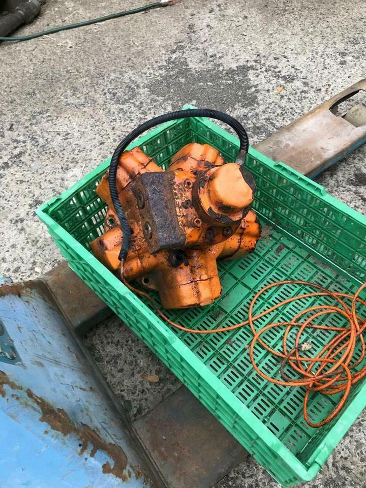 Schneckenantrieb Getriebe Küpper Weisser Salzstreuer Winterdiens - Κιβώτιο ταχυτήτων για Κοινοτικο όχημα/ Ειδικό όχημα: φωτογραφία 2 Schneckenantrieb Getriebe Küpper Weisser Salzstreuer Winterdiens - Κιβώτιο ταχυτήτων για Κοινοτικο όχημα/ Ειδικό όχημα: φωτογραφία 2