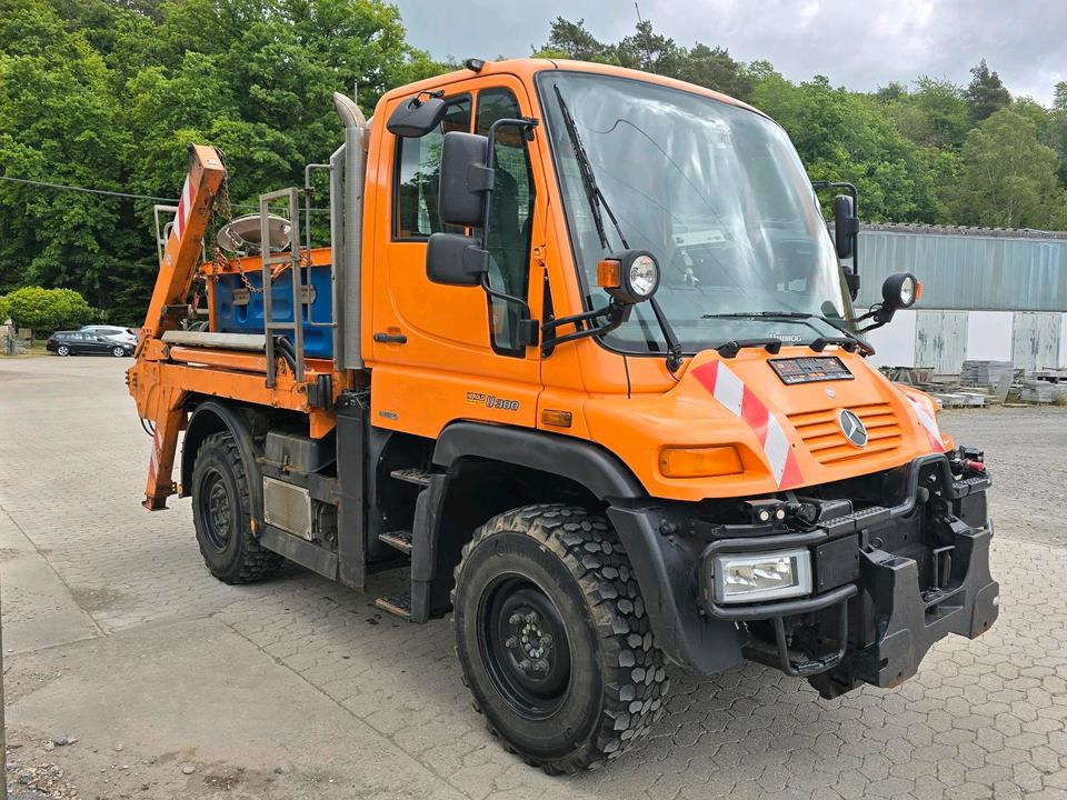 Unimog 405/10 U300 Bluetec 5 Mercedes-Benz U 300 UGE UGN mit Jotha Absetzkipper combi con 4518 Absetzer - Εκχιονιστικό μηχάνημα: φωτογραφία 1 Unimog 405/10 U300 Bluetec 5 Mercedes-Benz U 300 UGE UGN mit Jotha Absetzkipper combi con 4518 Absetzer - Εκχιονιστικό μηχάνημα: φωτογραφία 1