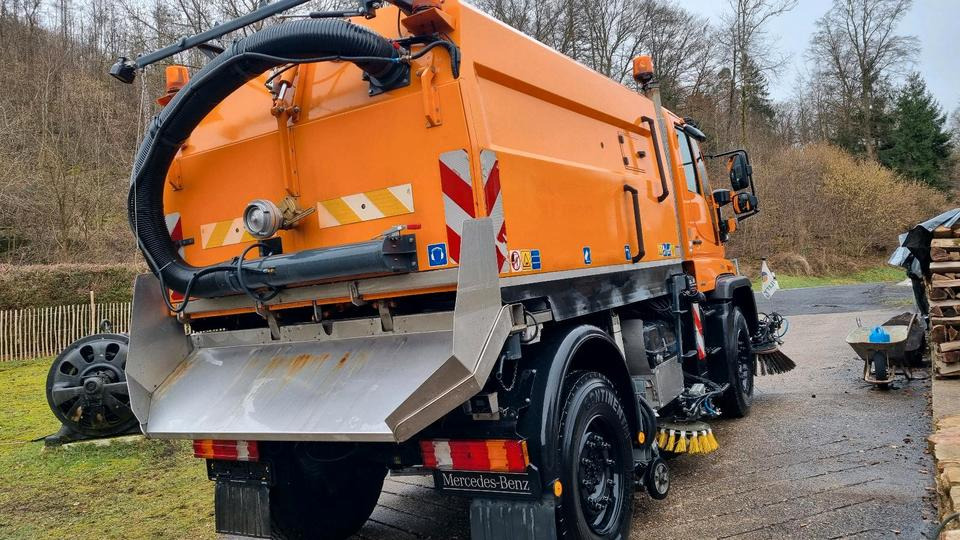 Unimog 9400km U400 405 Kehrmaschine SK 370 Schmidt Mercedes Benz Variopilot Kehraufbau Hydrostat 2011 Bluetec 5 - Σάρωθρο δρόμων: φωτογραφία 4 Unimog 9400km U400 405 Kehrmaschine SK 370 Schmidt Mercedes Benz Variopilot Kehraufbau Hydrostat 2011 Bluetec 5 - Σάρωθρο δρόμων: φωτογραφία 4