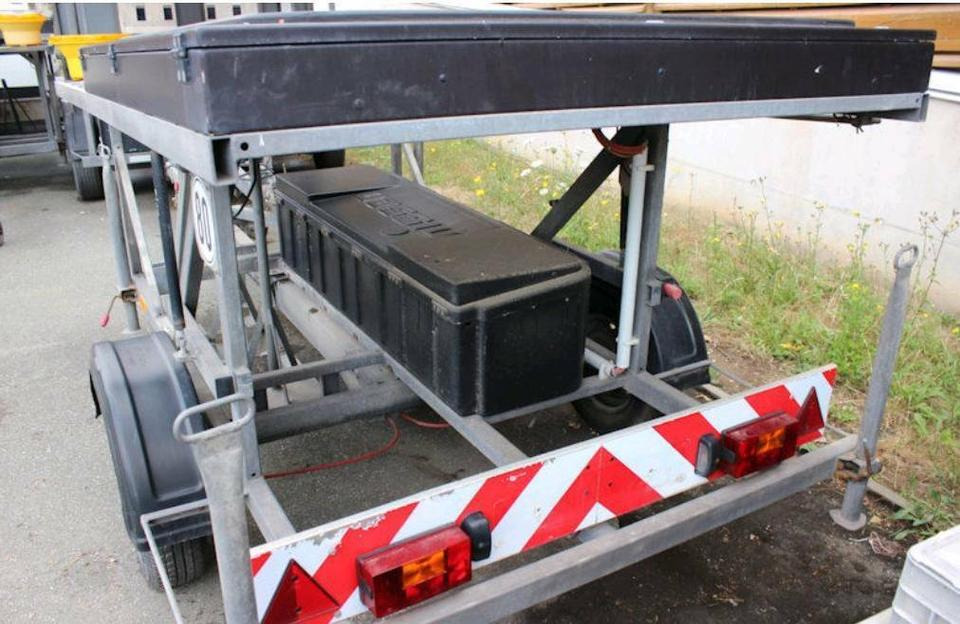 Verkehrsleitanhänger Mersch Nissen Trebbiner Horizont - Τρέιλερ: φωτογραφία 3 Verkehrsleitanhänger Mersch Nissen Trebbiner Horizont - Τρέιλερ: φωτογραφία 3