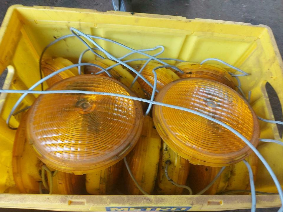 Nissen LED Vorwarner Leuchte Zyklop 220 Absperrtafel Vorwarntafel - Φωτισμός: φωτογραφία 1 Nissen LED Vorwarner Leuchte Zyklop 220 Absperrtafel Vorwarntafel - Φωτισμός: φωτογραφία 1