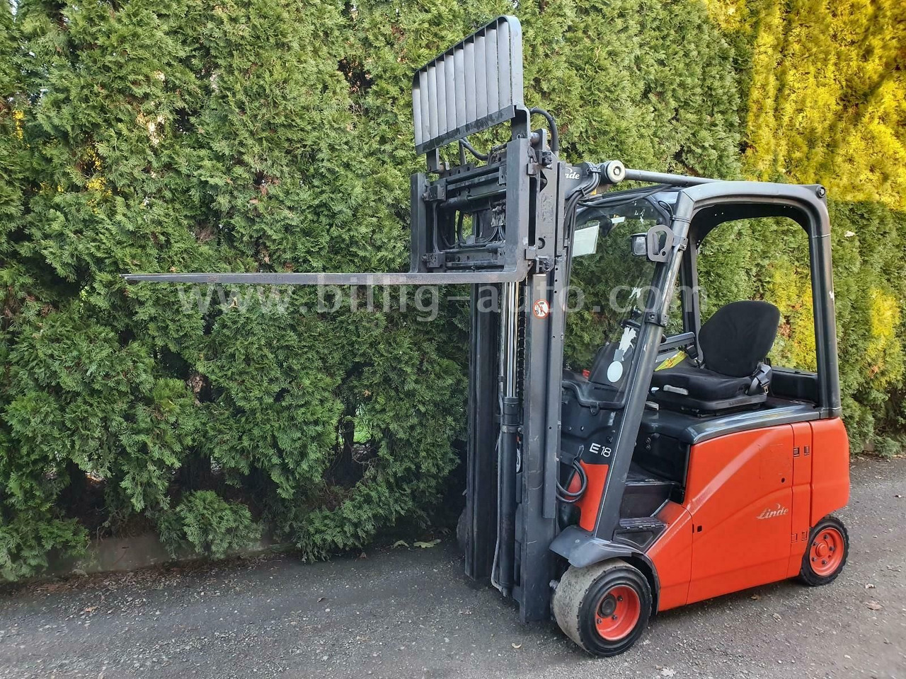 Linde E18 PH 4-Rad Seitenschieber*Zinkenverstellung* - Ηλεκτροκίνητο περονοφόρο: φωτογραφία 1 Linde E18 PH 4-Rad Seitenschieber*Zinkenverstellung* - Ηλεκτροκίνητο περονοφόρο: φωτογραφία 1