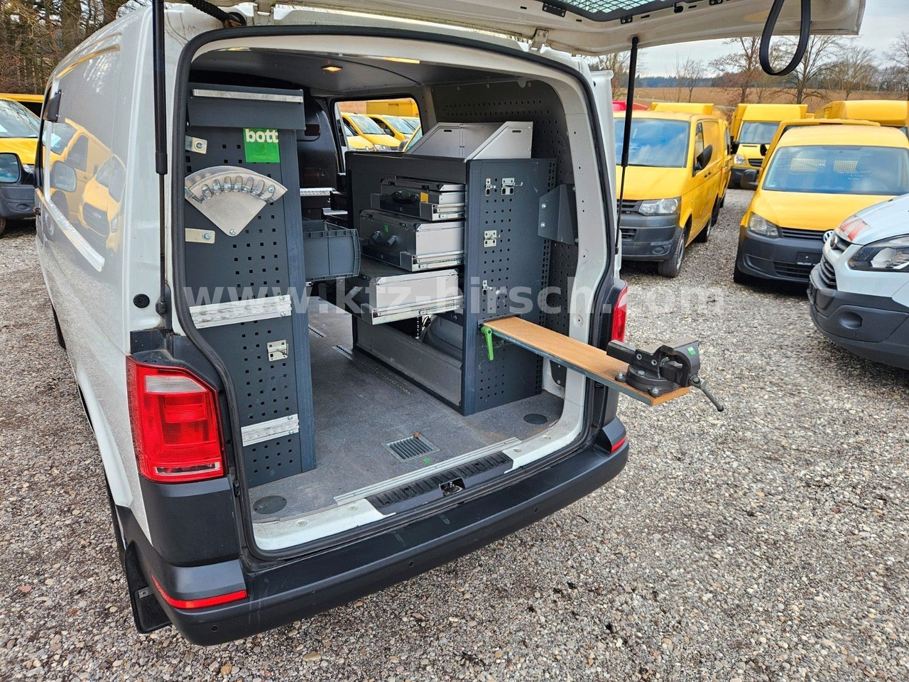 Volkswagen T6 Auto/ DSG Bott Sortimo Stdhzg Behindertenger. - Επιβατικό βαν: φωτογραφία 2 Volkswagen T6 Auto/ DSG Bott Sortimo Stdhzg Behindertenger. - Επιβατικό βαν: φωτογραφία 2