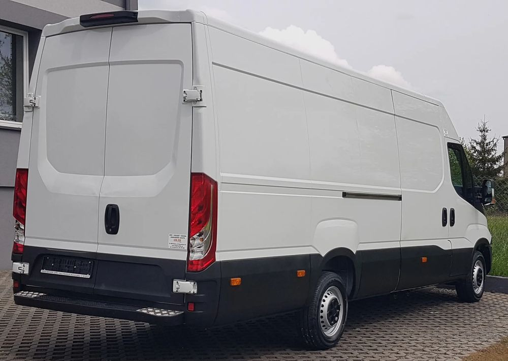 Iveco DAILY 35S15 3,0 MAXI DŁUGI WYSOKI KLIMATRONIK TEMPOMAT BLASZAK VAN - Βαν: φωτογραφία 4 Iveco DAILY 35S15 3,0 MAXI DŁUGI WYSOKI KLIMATRONIK TEMPOMAT BLASZAK VAN - Βαν: φωτογραφία 4
